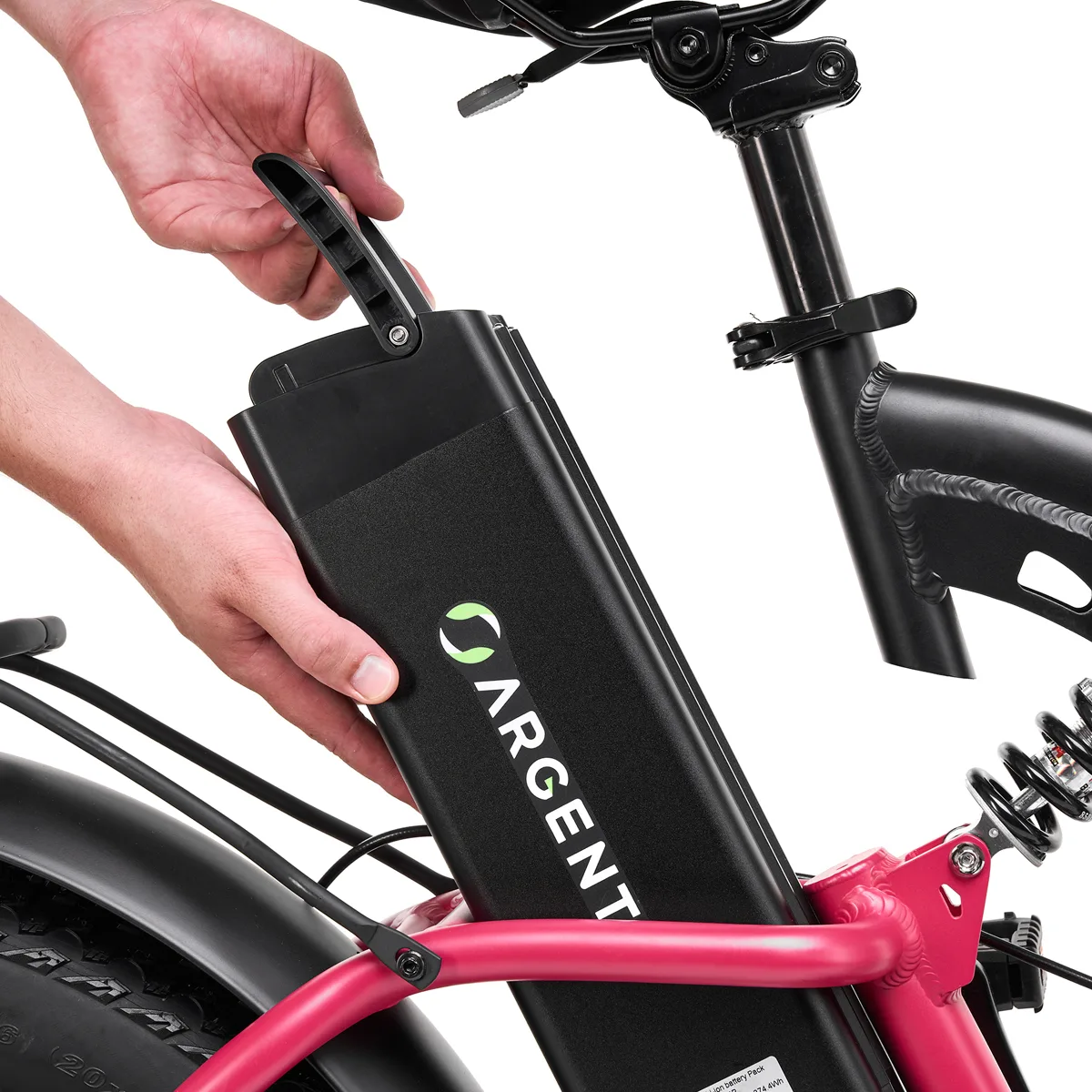 Rimozione batteria bici elettrica con mano