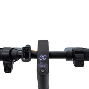 Manubrio monopattino elettrico con display LED acceso.