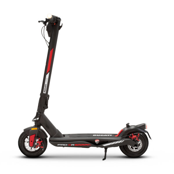 Monopattino elettrico nero con dettagli rossi