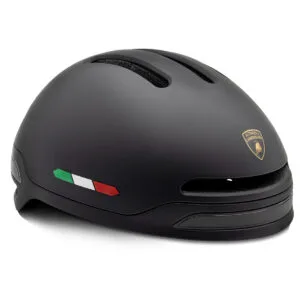 Casco nero opaco con logo e bandiera italiana.