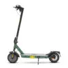 Monopattino elettrico verde, visto di lato