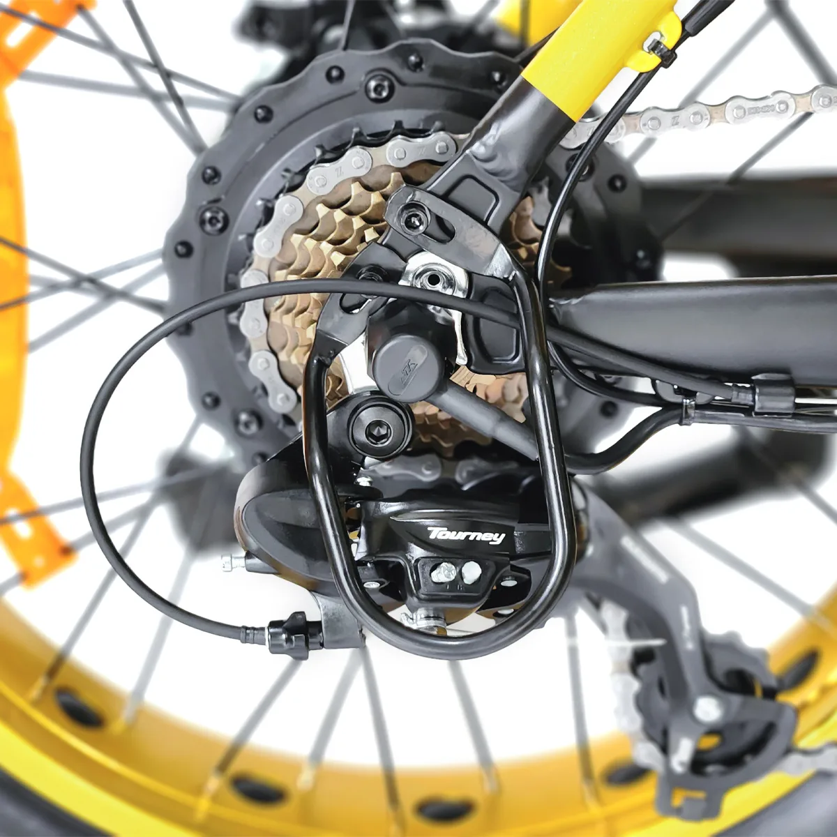 Cambio bici nero e giallo
