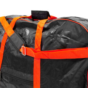 Borsa nera con cinghie arancioni brillanti.