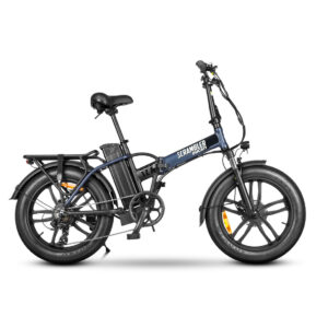 Bicicletta elettrica pieghevole nera su sfondo bianco.