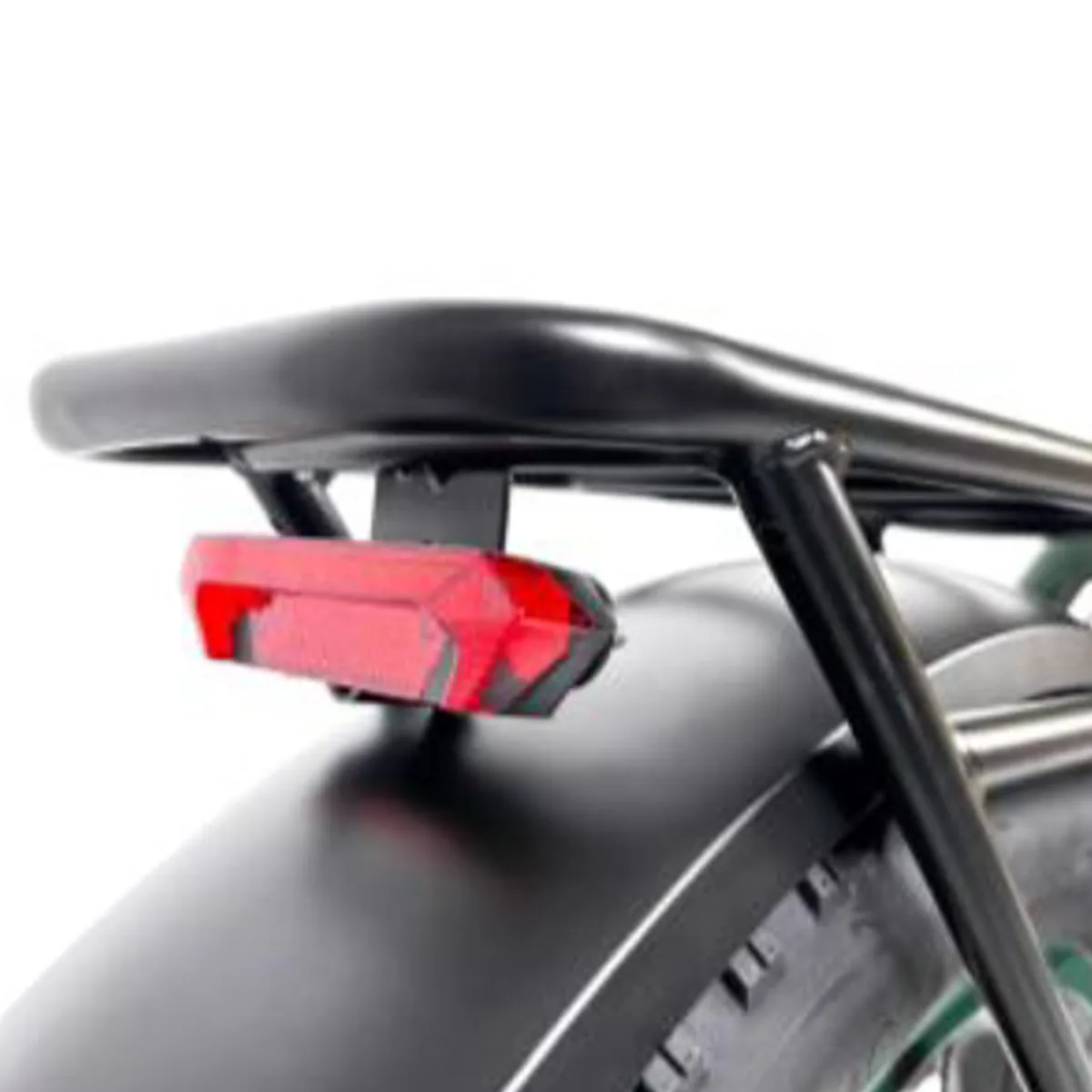 Luce posteriore rossa sotto sella bicicletta