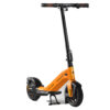 Monopattino elettrico arancione con design moderno