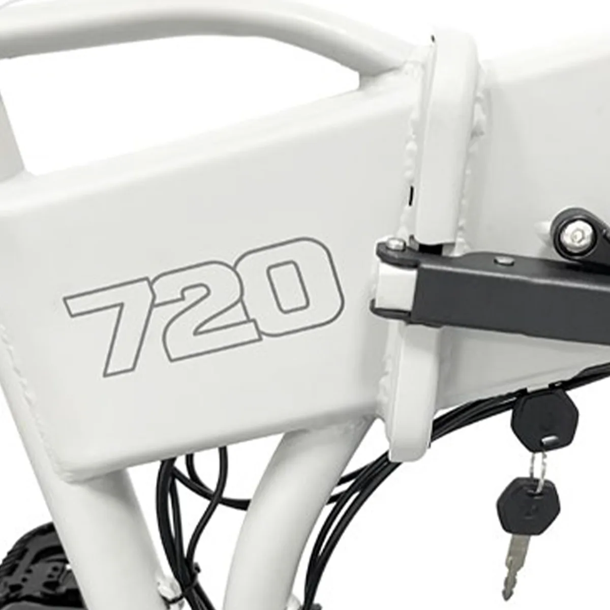 Dettaglio telaio bici pieghevole con scritta 720